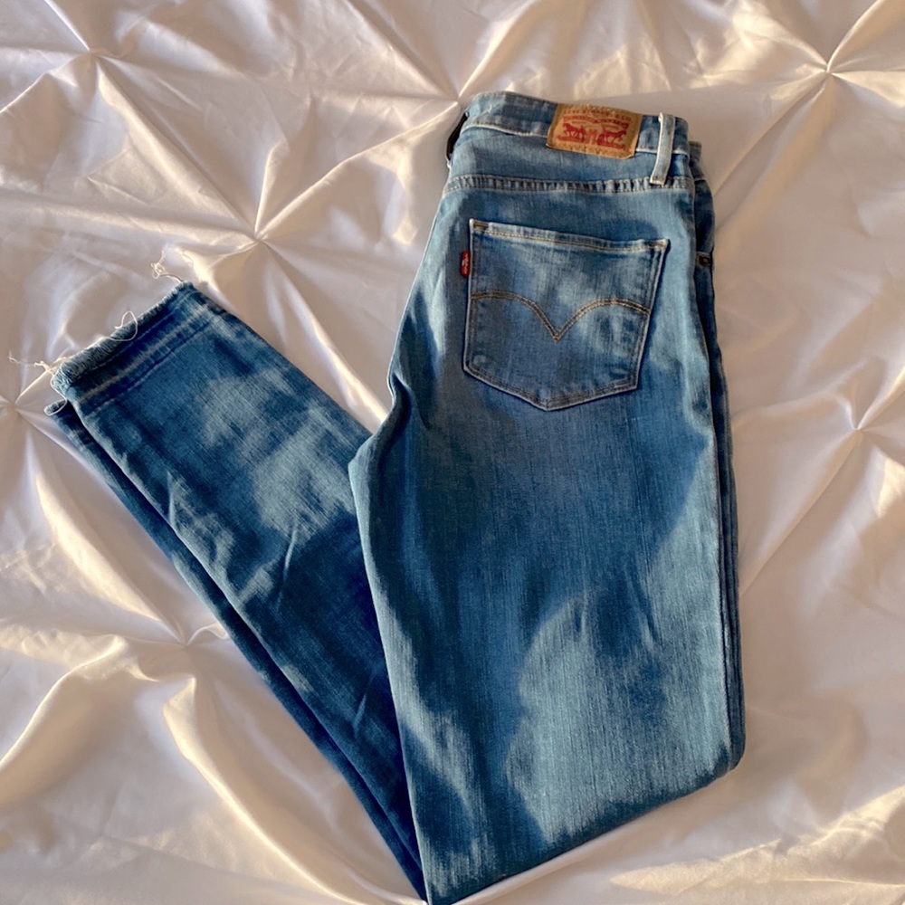Levi’s 721 Distressed Skinny Jean